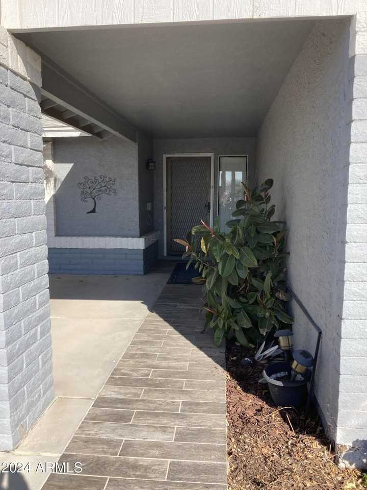 903 South 78th Place - Photo 5 of 34