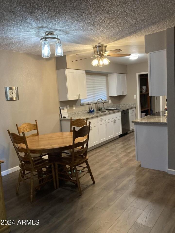 903 South 78th Place - Photo 7 of 34