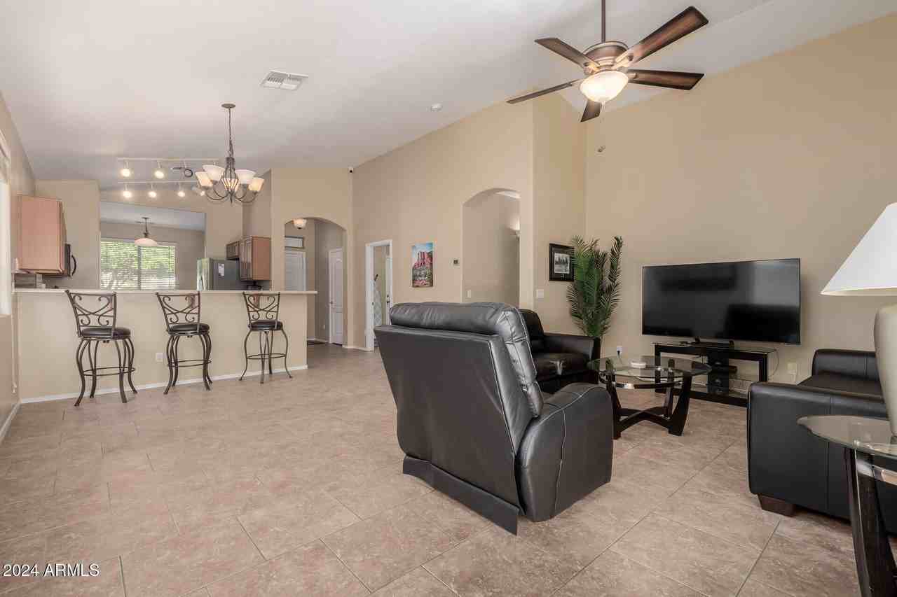 17271 West Smokey Drive - Photo 2 of 21