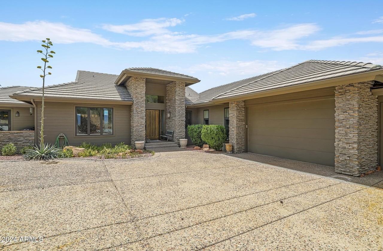 804 North Grapevine Drive - Photo 5 of 44