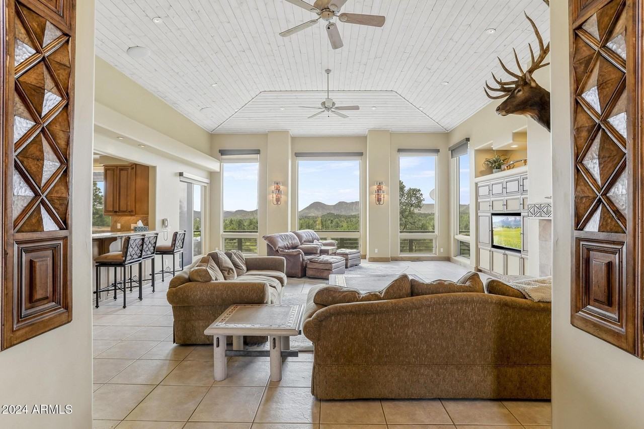 804 North Grapevine Drive - Photo 6 of 44