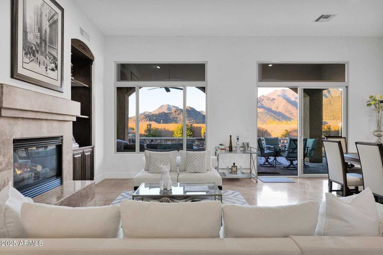 11348 East Greenway Road - Photo 2 of 36