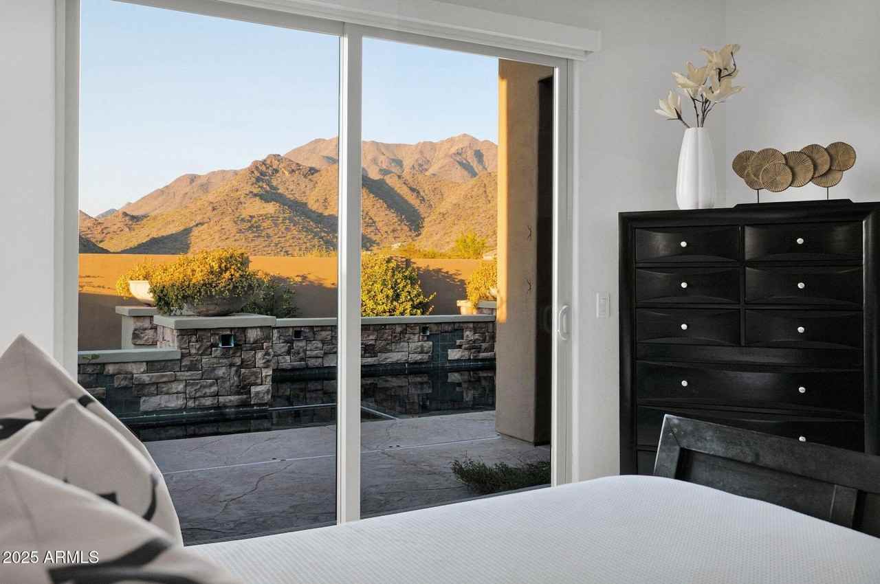 11348 East Greenway Road - Photo 3 of 36