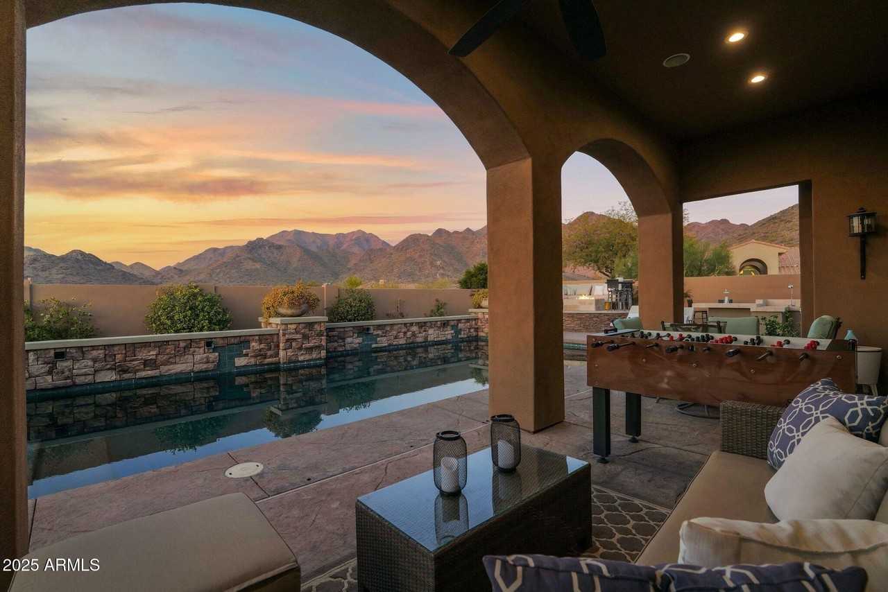 11348 East Greenway Road - Photo 4 of 36