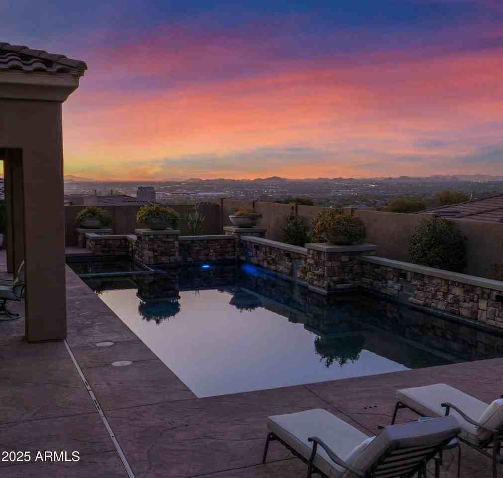 11348 East Greenway Road - Photo 6 of 36