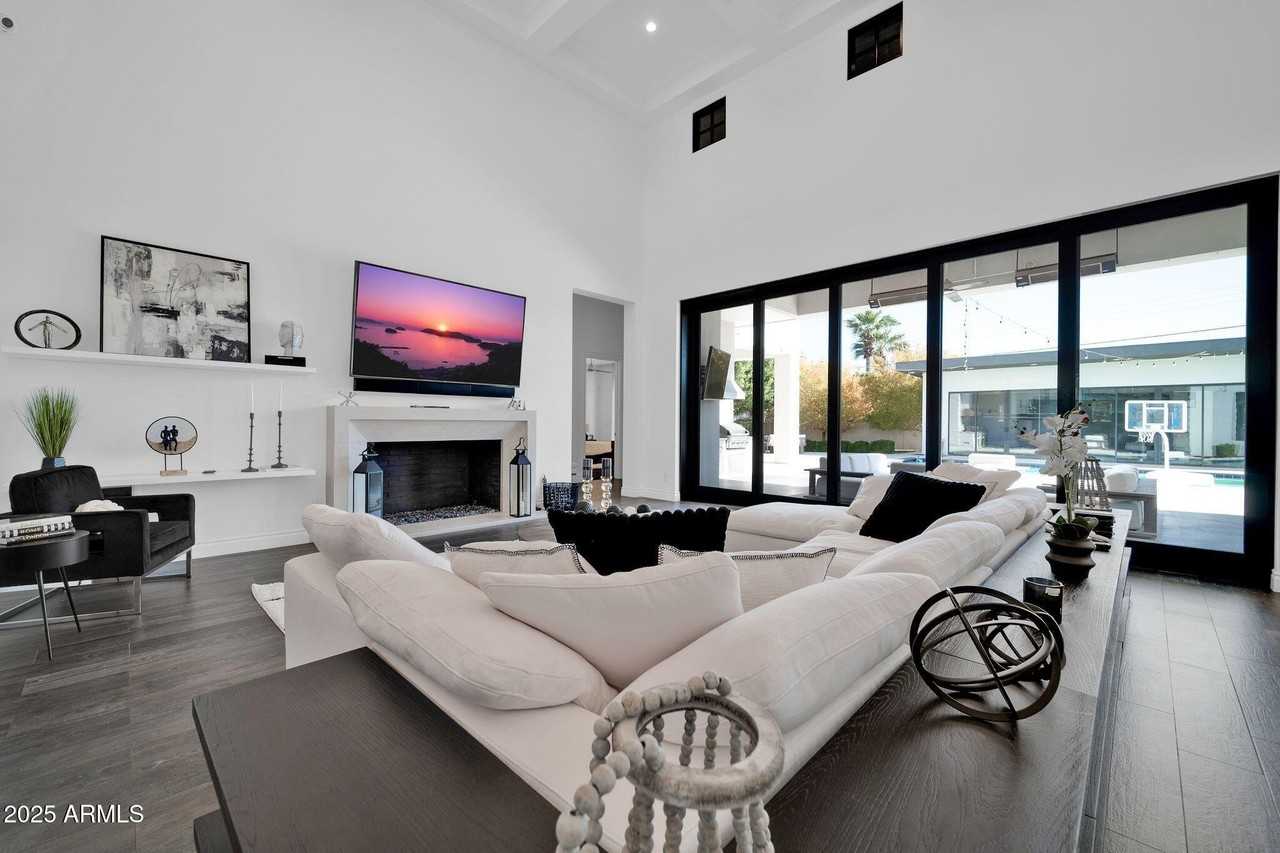 4819 N 68th Pl - Photo 6 of 38