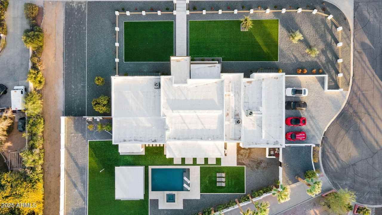 11842 N Miller Rd - Photo 5 of 50