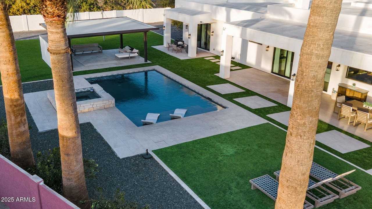 11842 N Miller Rd - Photo 6 of 50