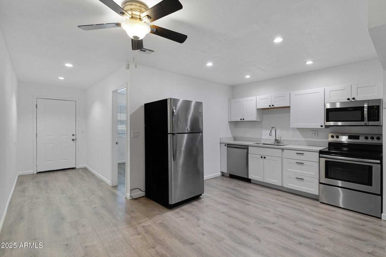 18202 N Cave Creek Rd Apt 241 #241 - Photo 5 of 20