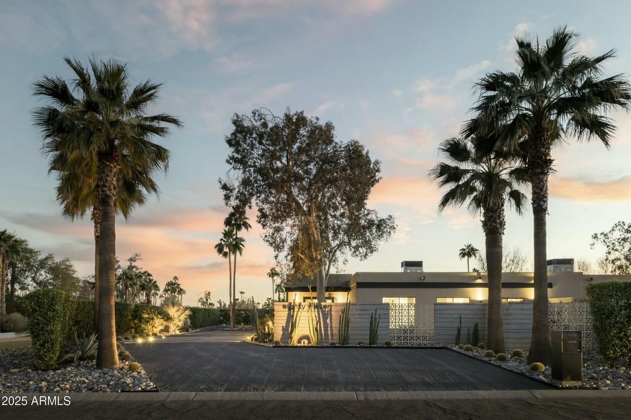 8011 East Larkspur Drive - Photo 3 of 41