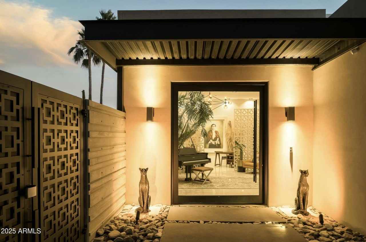 8011 East Larkspur Drive - Photo 4 of 41