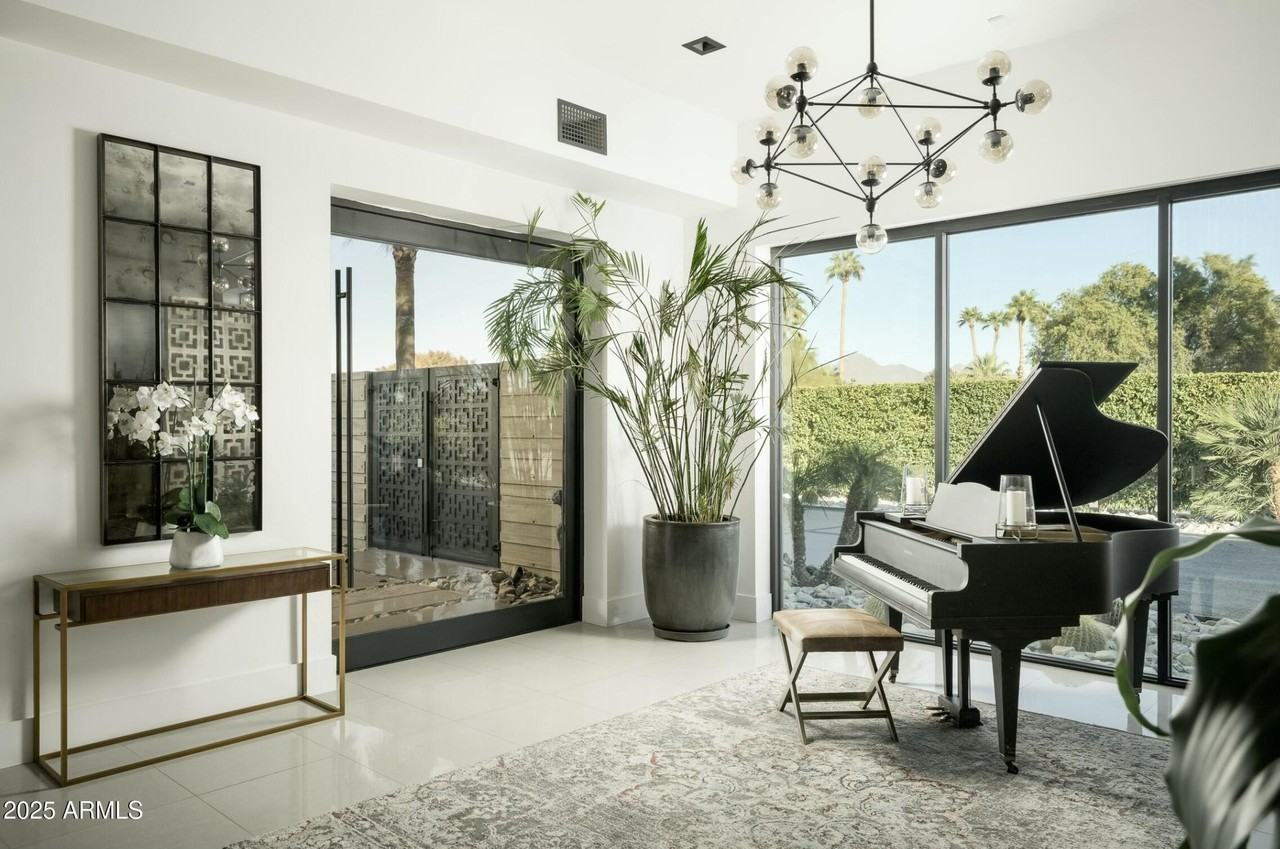 8011 East Larkspur Drive - Photo 5 of 41