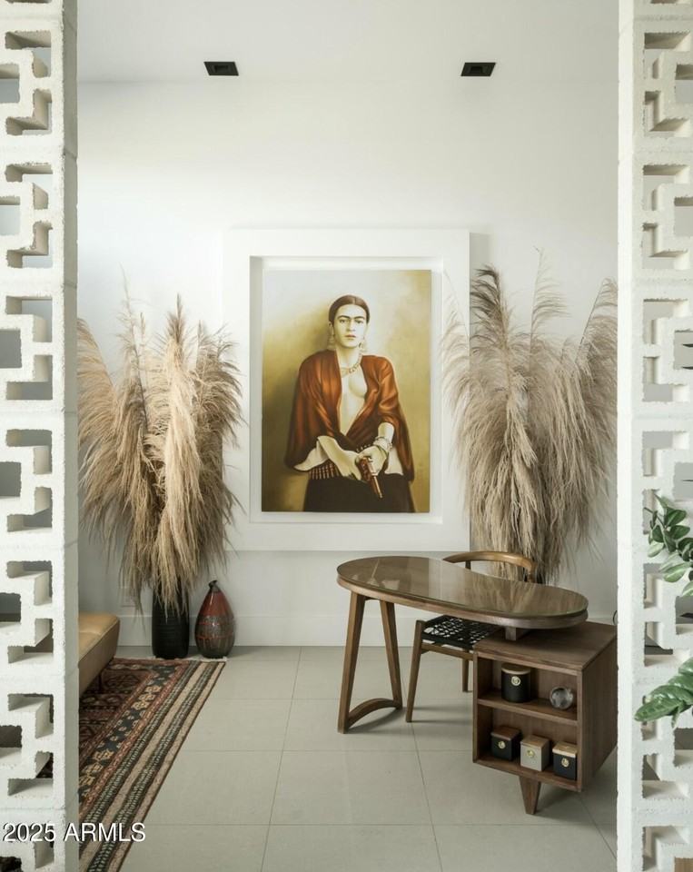 8011 East Larkspur Drive - Photo 7 of 41