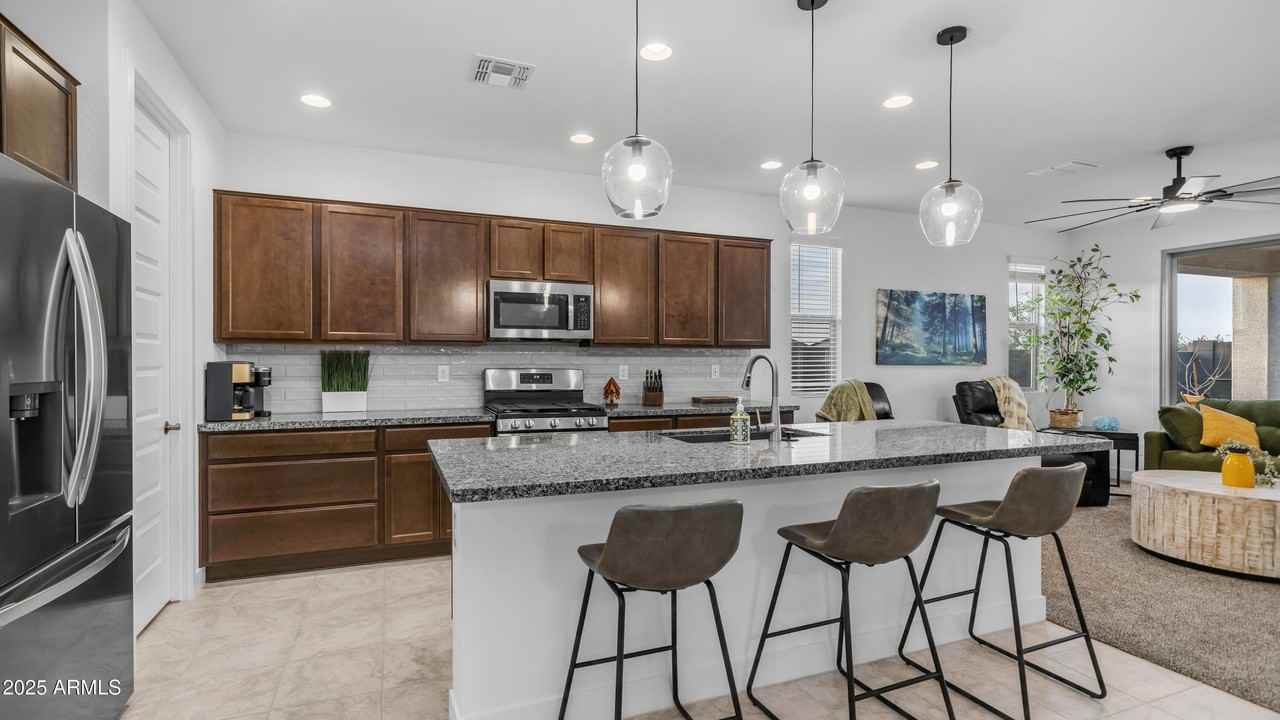 16159 S 177th Dr - Photo 5 of 28