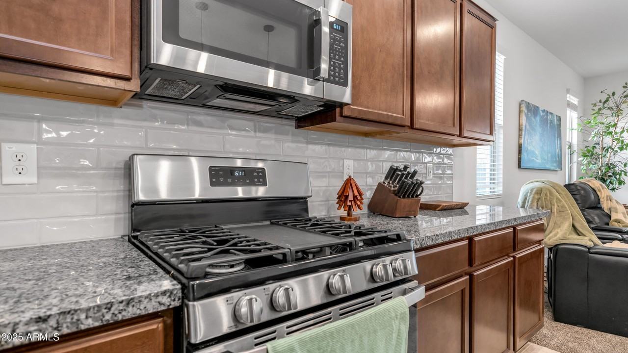 16159 S 177th Dr - Photo 7 of 28