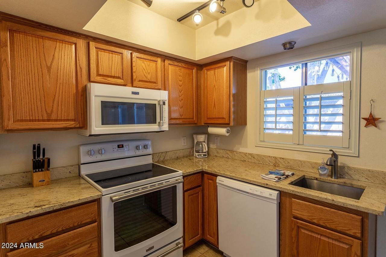 8357 East Thomas Road - Photo 3 of 29