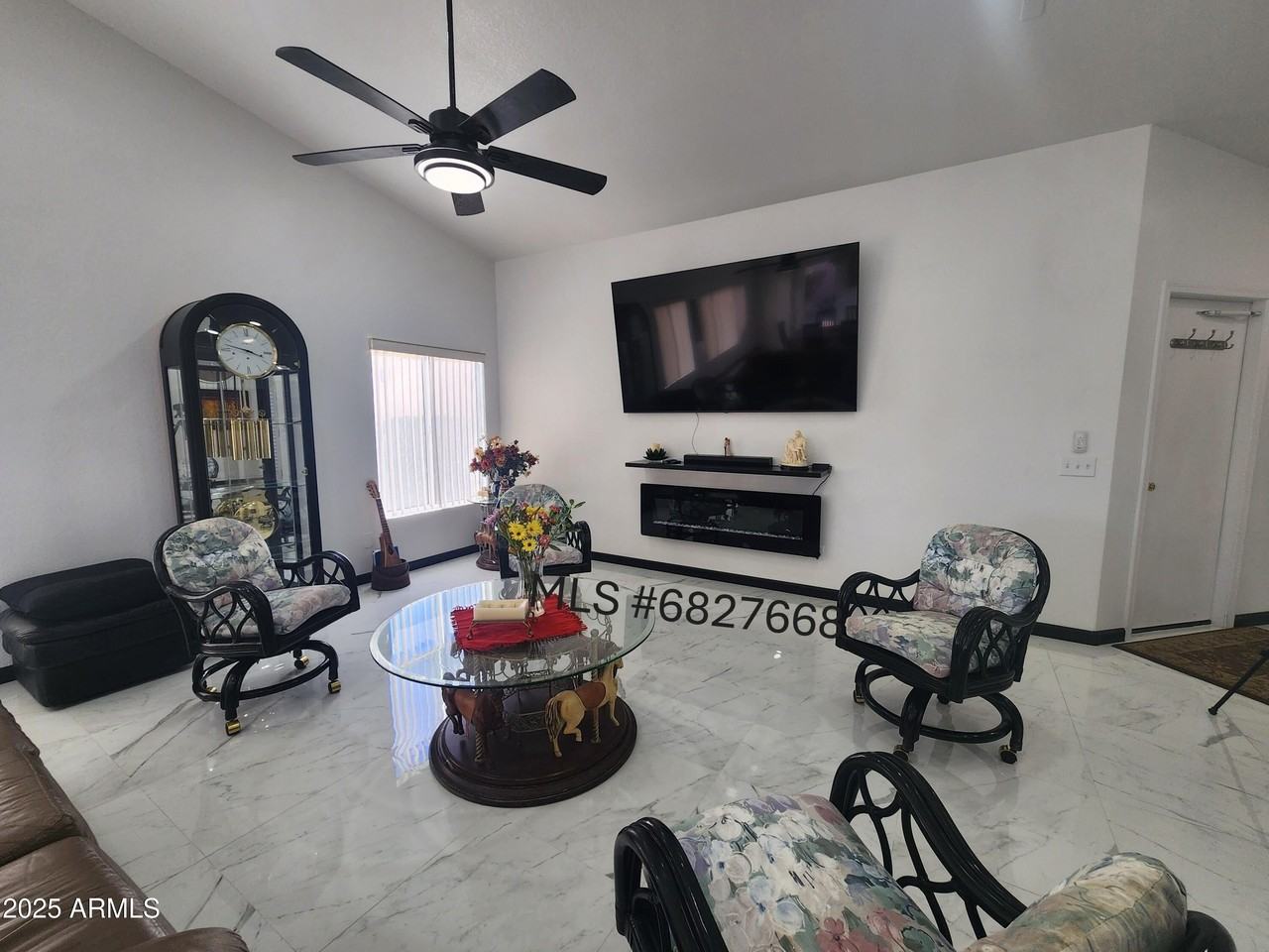 14813 West Verde Lane - Photo 5 of 34