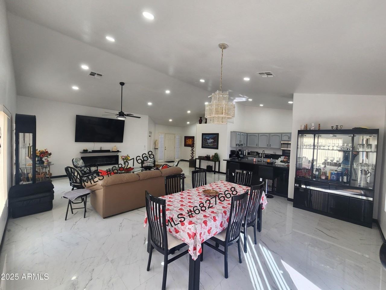 14813 West Verde Lane - Photo 7 of 34