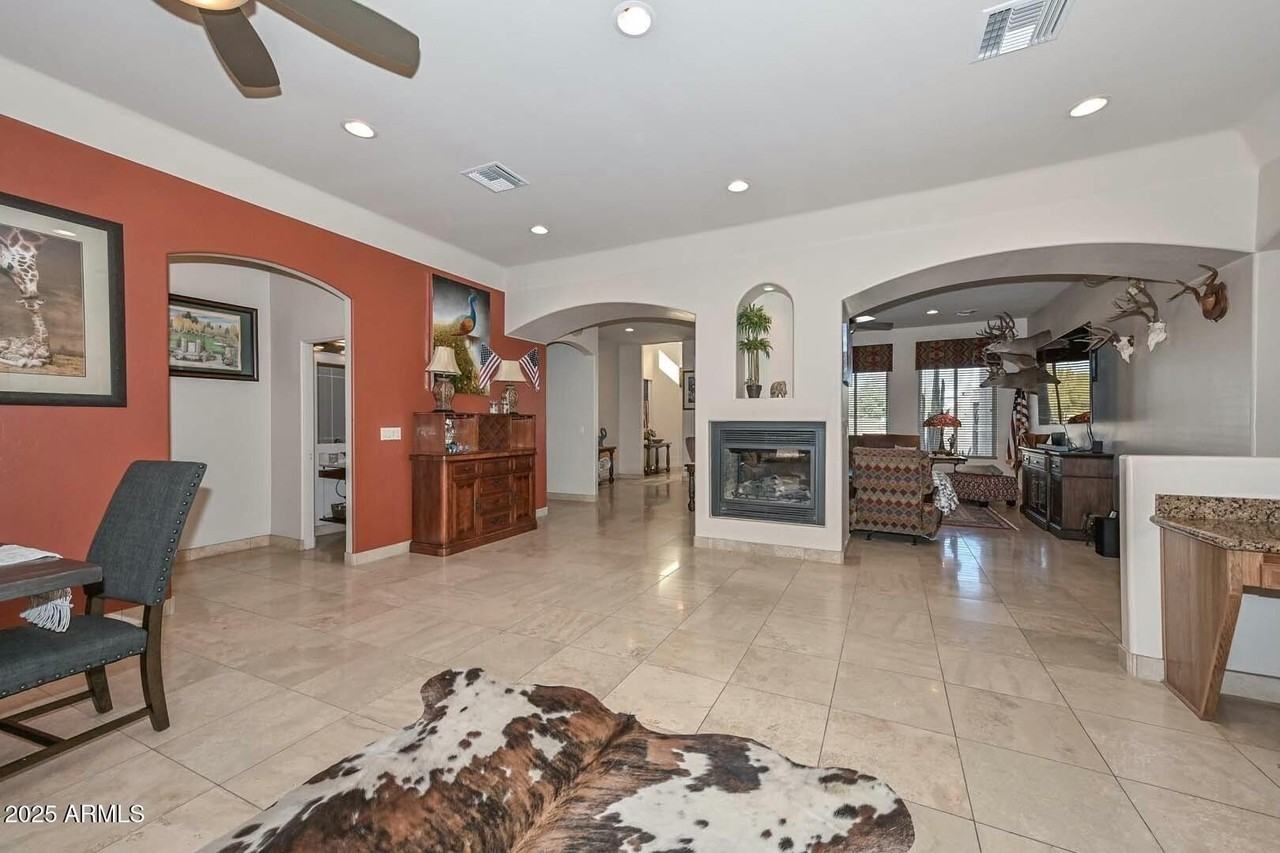 1411 W Desert Hills Estate Dr - Photo 7 of 50