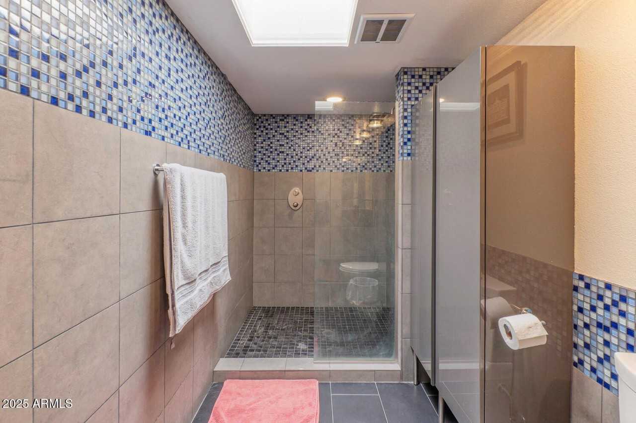 9403 87th Way - Photo 7 of 32