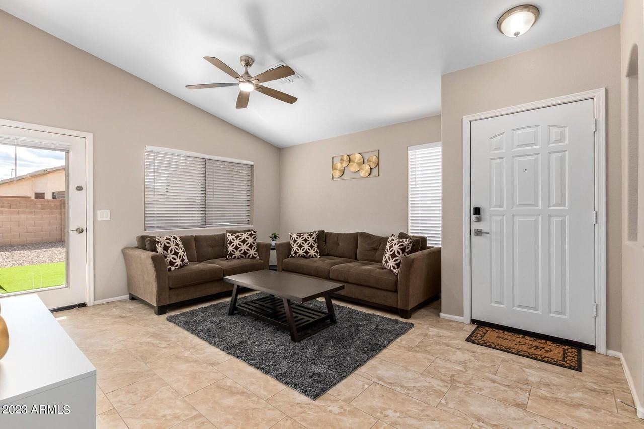 16621 West Belleview Street - Photo 4 of 22