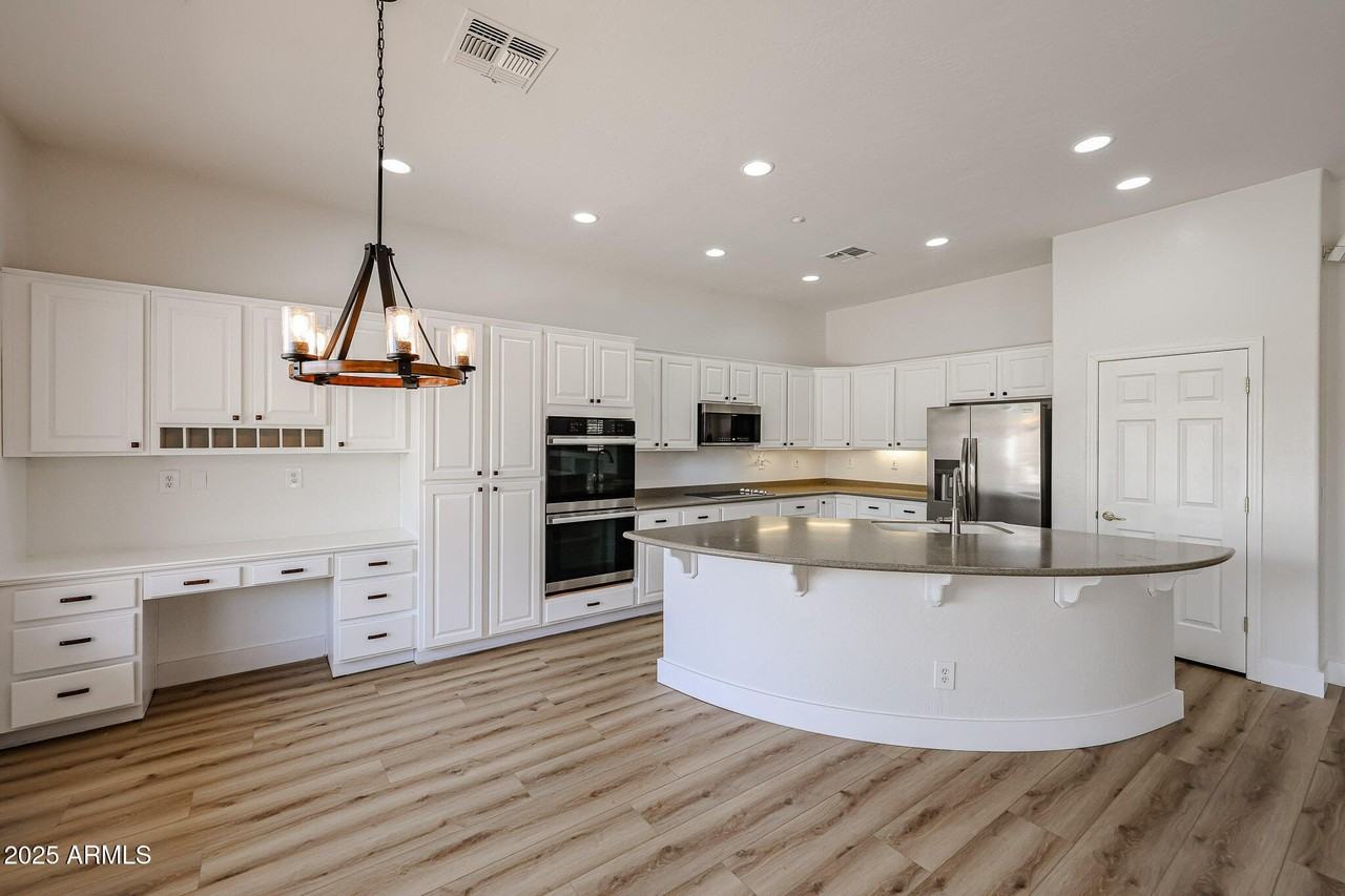 41735 N Maidstone Ct - Photo 5 of 50