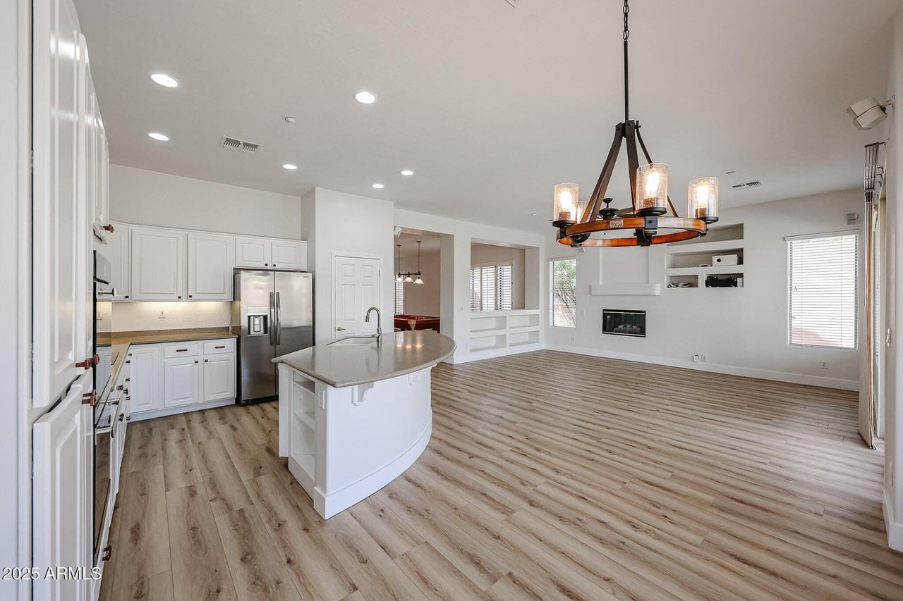 41735 N Maidstone Ct - Photo 3 of 50