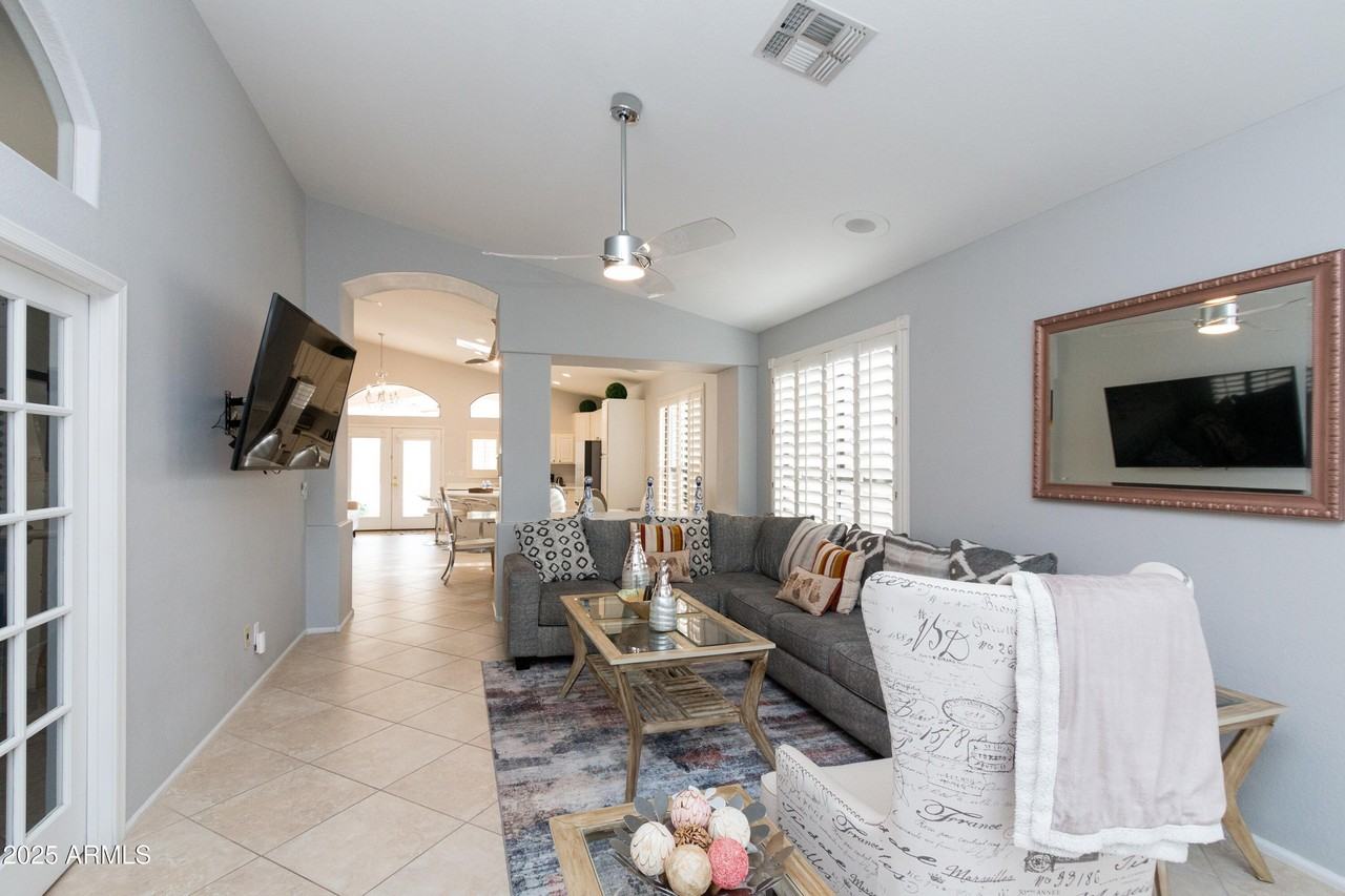 16417 S 2nd Pl - Photo 4 of 23