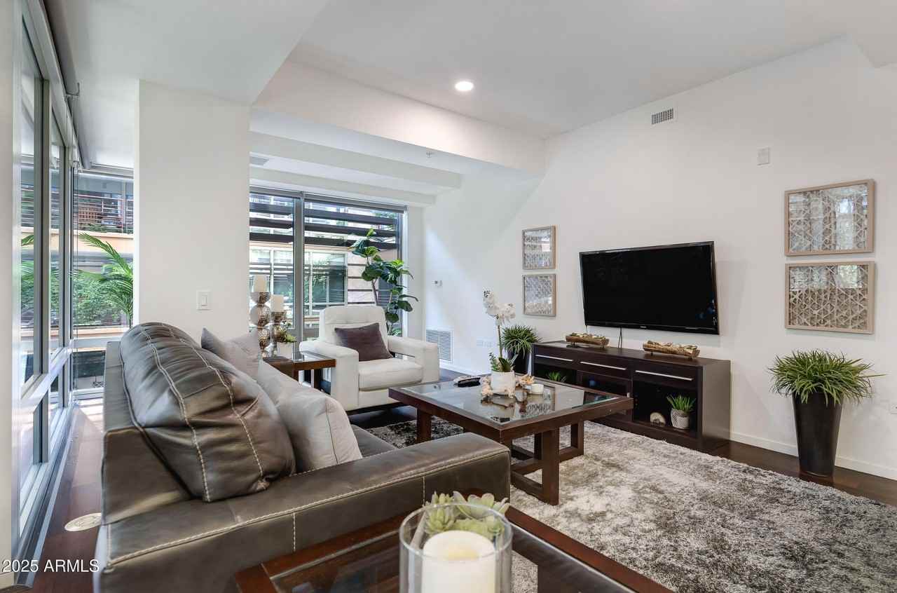 7121 E Rancho Vista Dr Unit 3001 #3001 - Photo 4 of 50