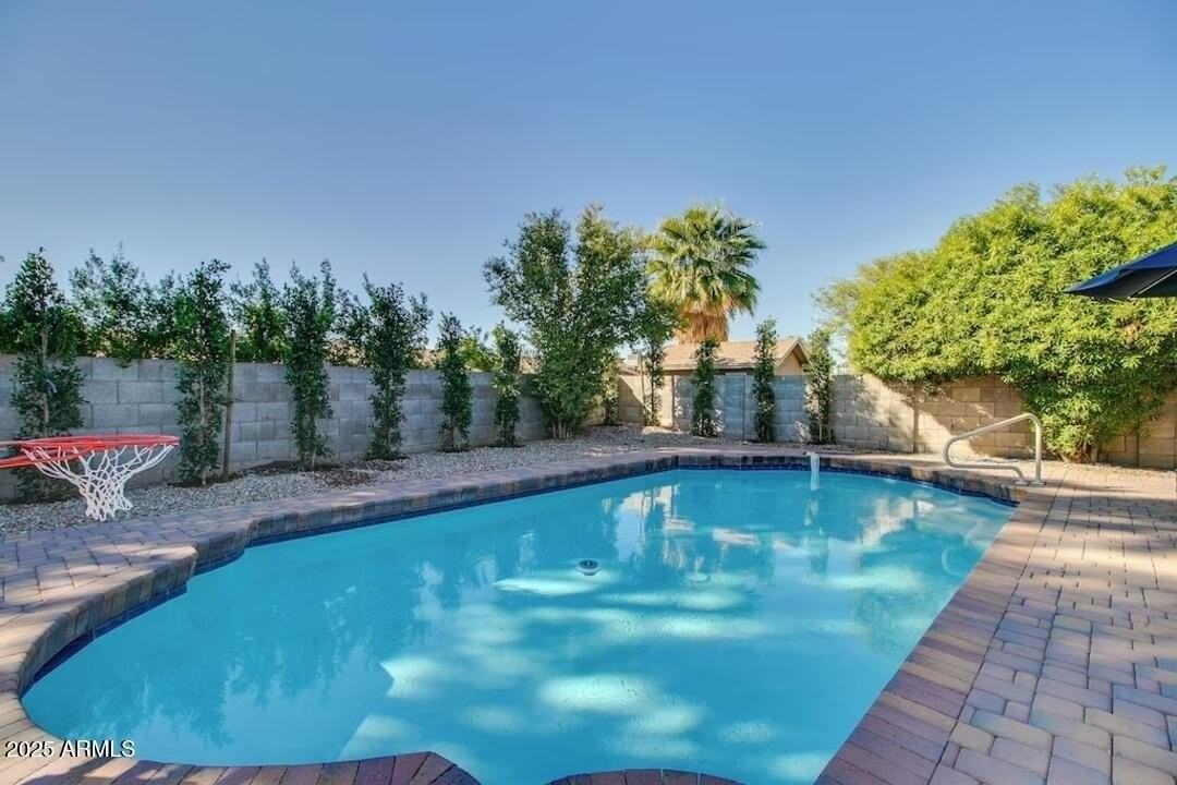 6813 E Grandview Dr - Photo 2 of 50