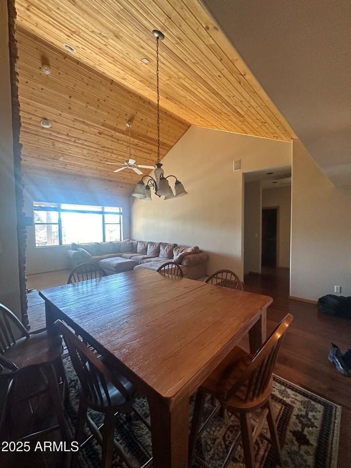 805 North Grapevine Circle - Photo 3 of 42