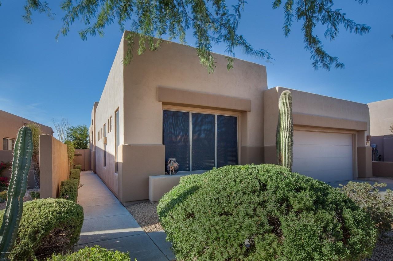 9562 East Chuckwagon Lane - Photo 4 of 43