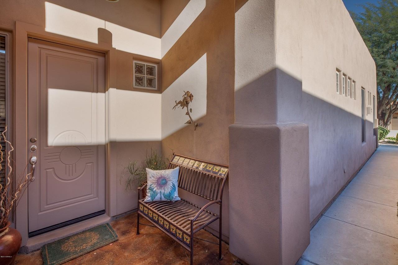 9562 East Chuckwagon Lane - Photo 5 of 43