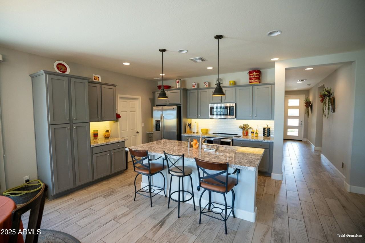 3231 Huckleberry Way - Photo 4 of 50