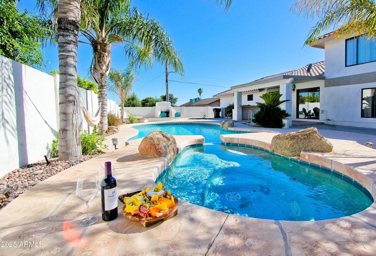 801 North Harris Drive