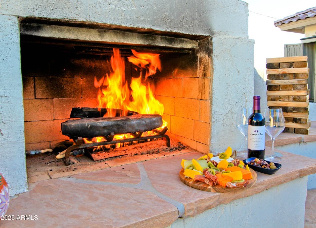 801 North Harris Drive - Photo 4 of 6