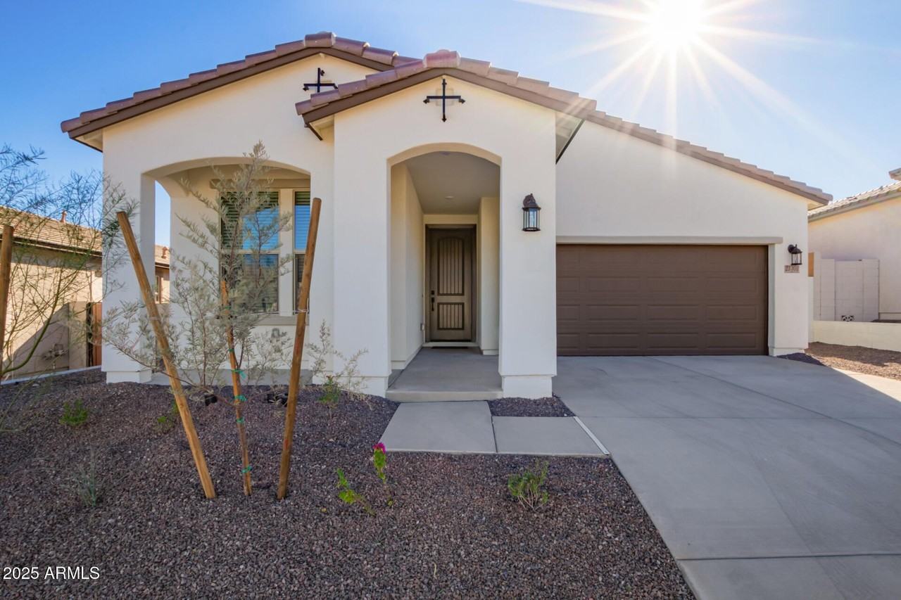 21301 West Roanoke Avenue - Photo 7 of 49