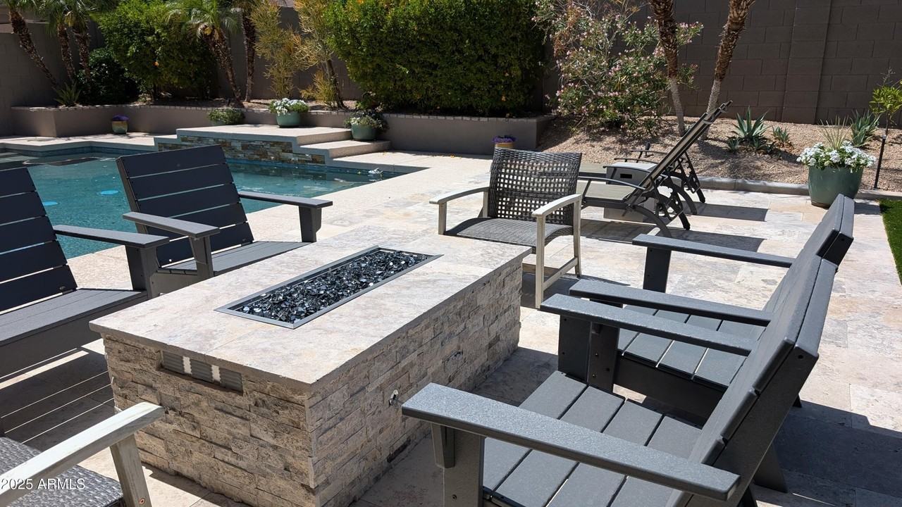 7940 E Quill Ln - Photo 3 of 25