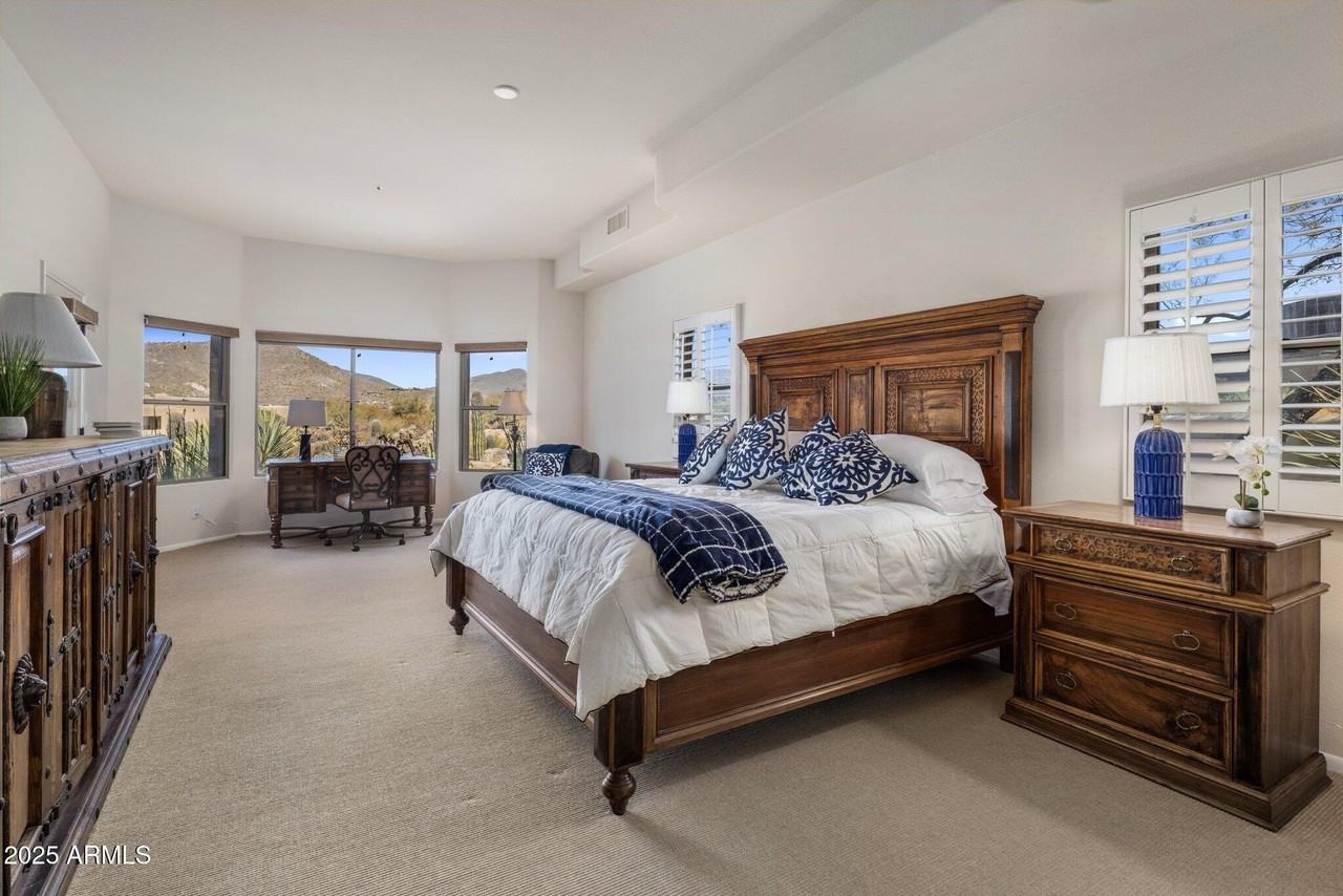 9802 East Hidden Valley Road - Photo 3 of 33