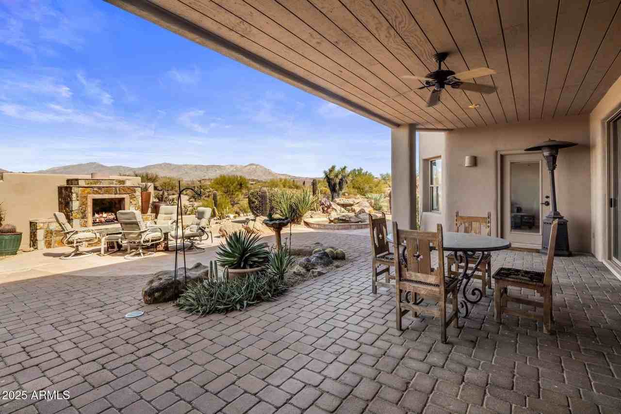 9802 East Hidden Valley Road - Photo 4 of 33