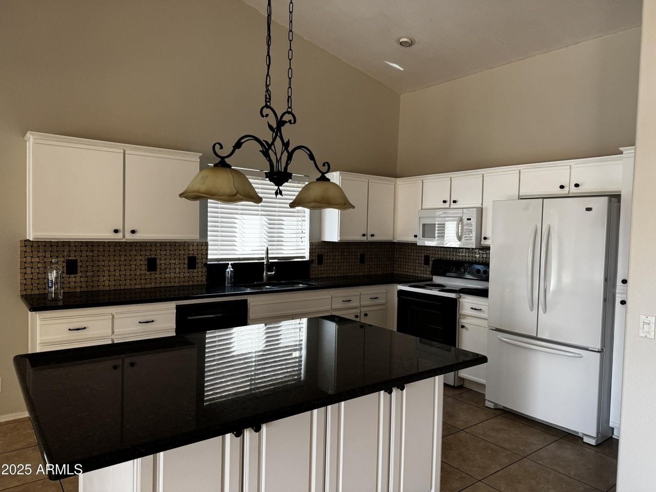 15121 West Fairmount Avenue - Photo 2 of 19