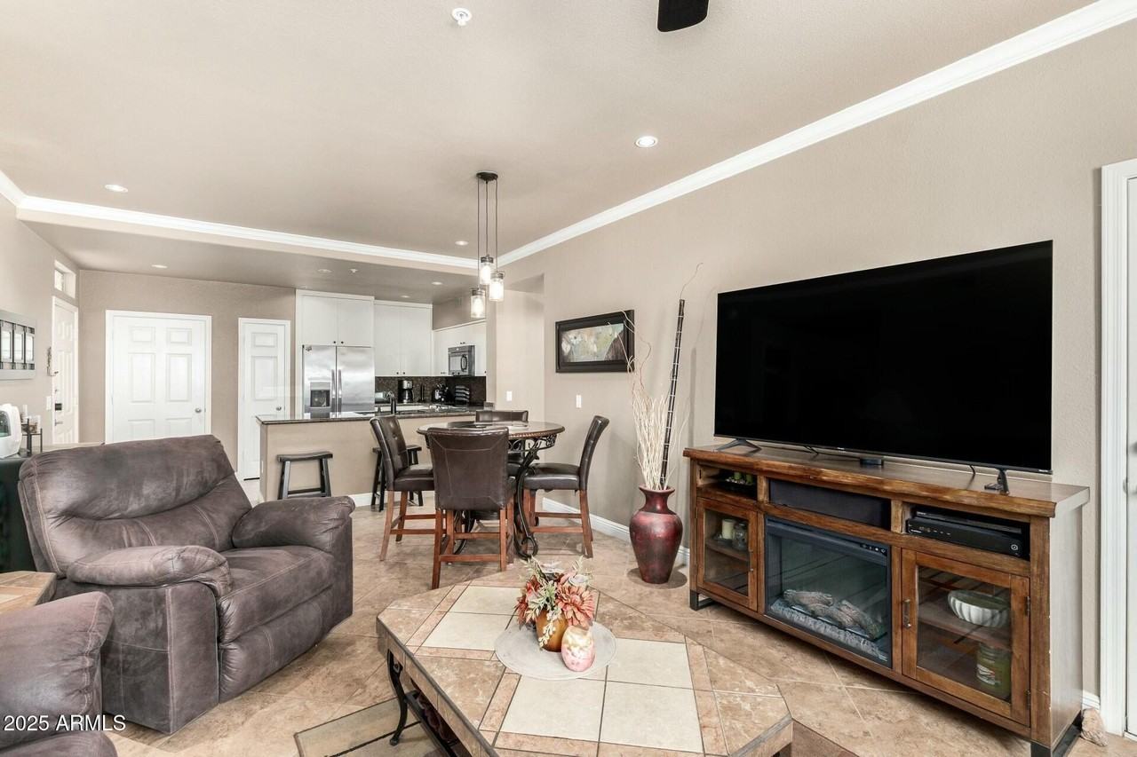 20100 N 78th Pl #1046 - Photo 3 of 27