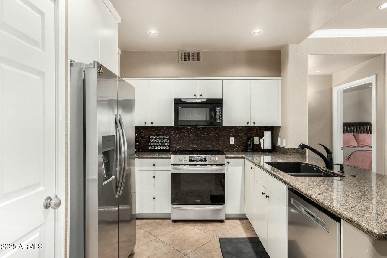 20100 N 78th Pl #1046 - Photo 6 of 27