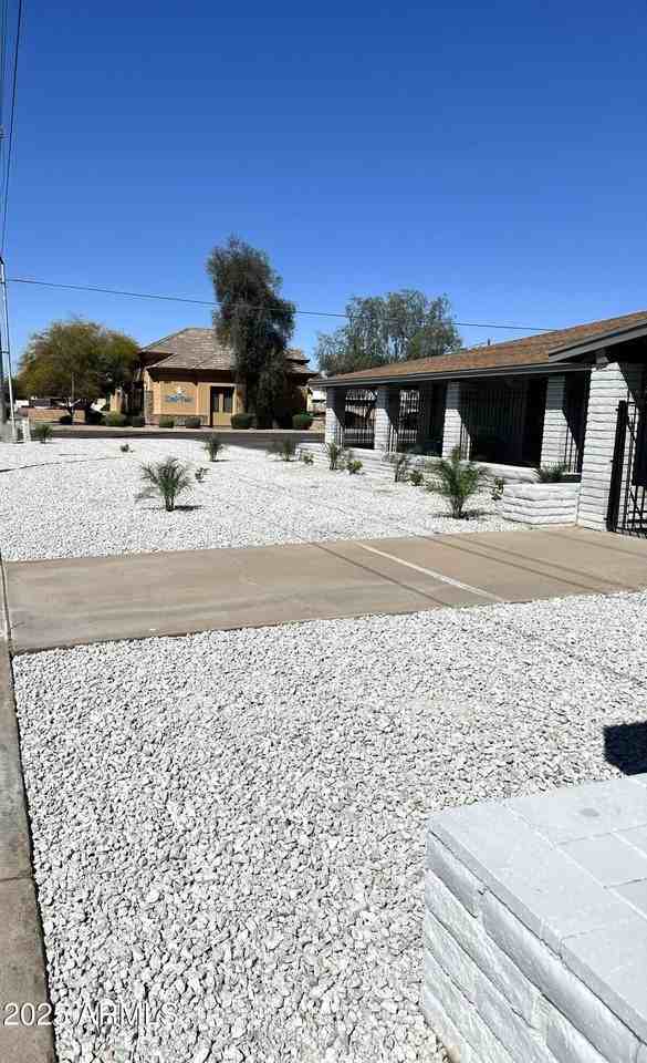 600 E University Dr - Photo 6 of 43