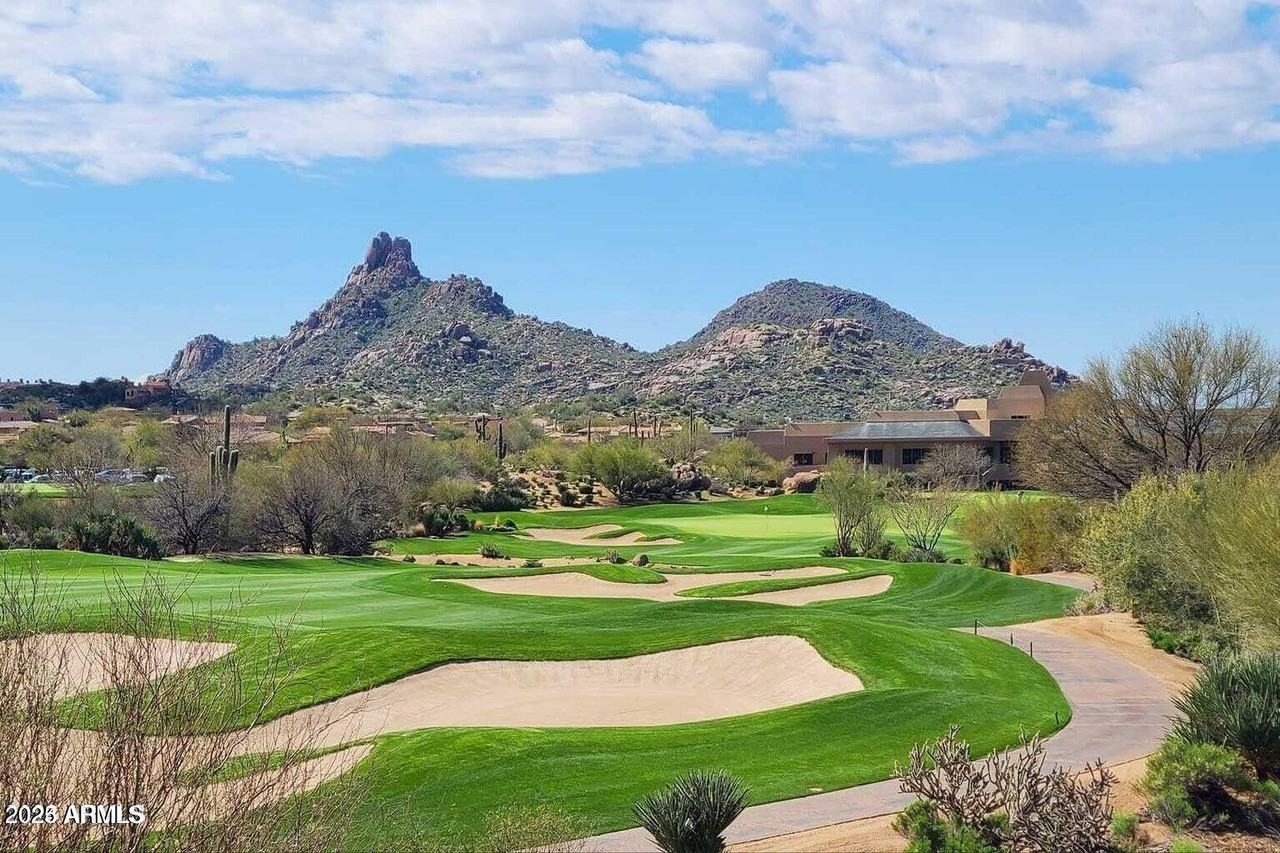 11123 East Monument Drive - Photo 2 of 50