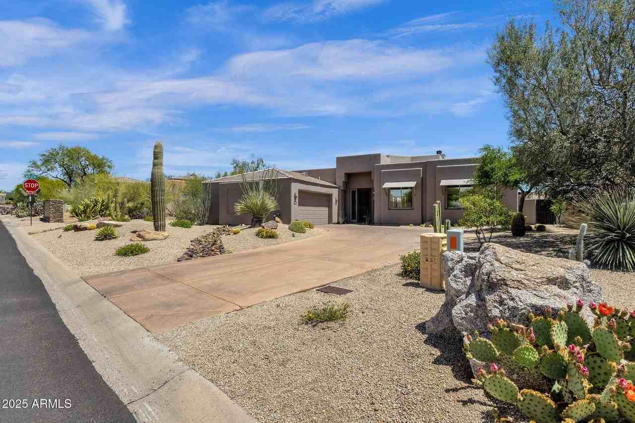 11123 East Monument Drive - Photo 4 of 50