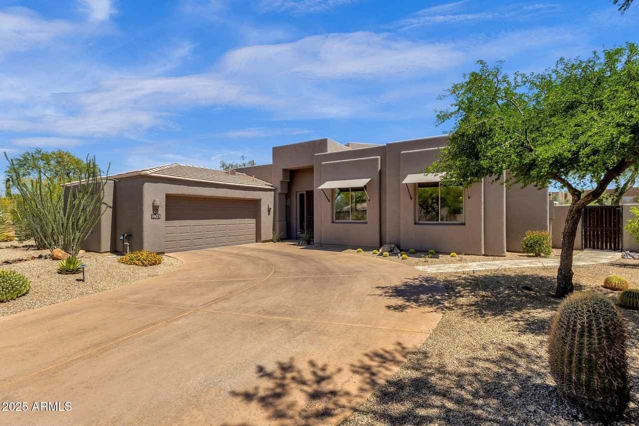 11123 East Monument Drive - Photo 5 of 50