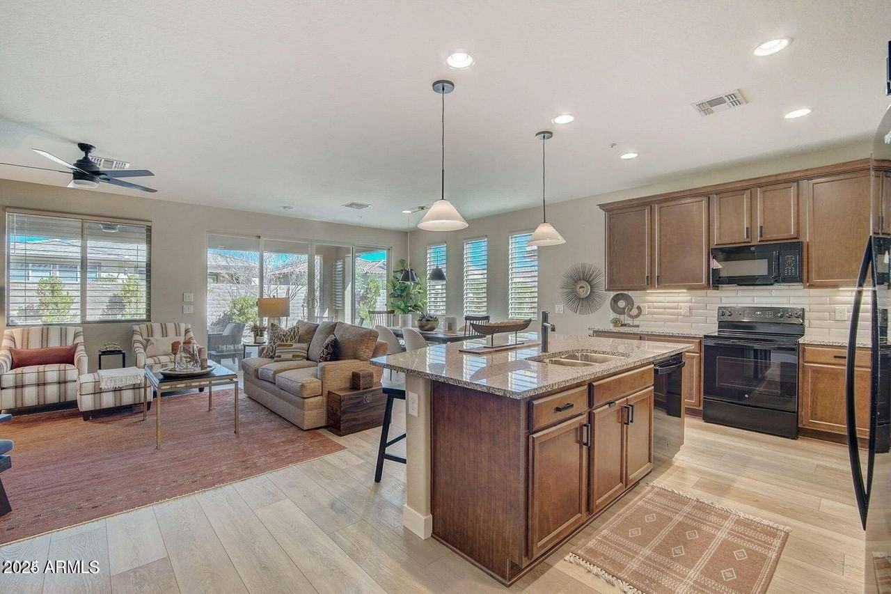 13294 West Palo Brea Lane - Photo 7 of 21