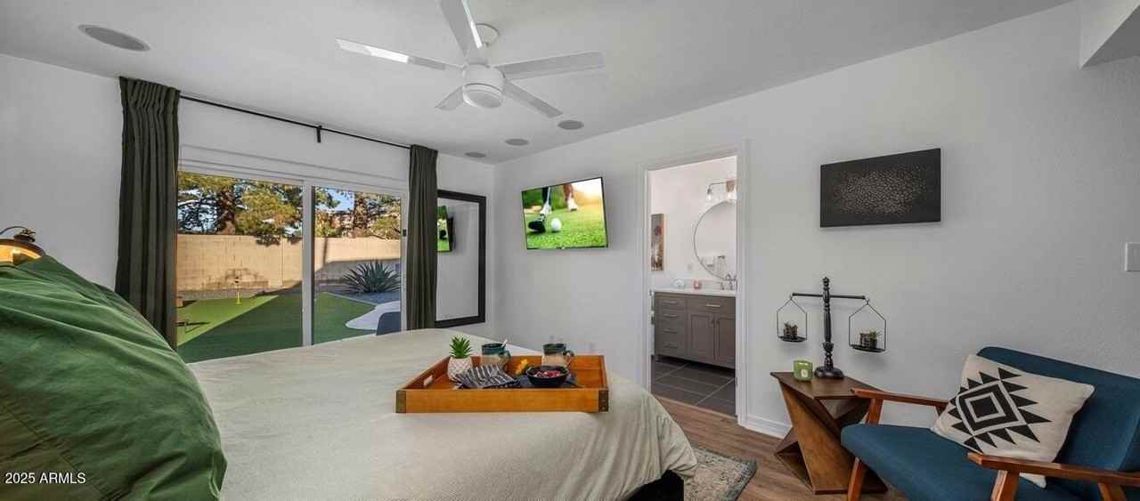 4526 East Paradise Lane - Photo 3 of 48