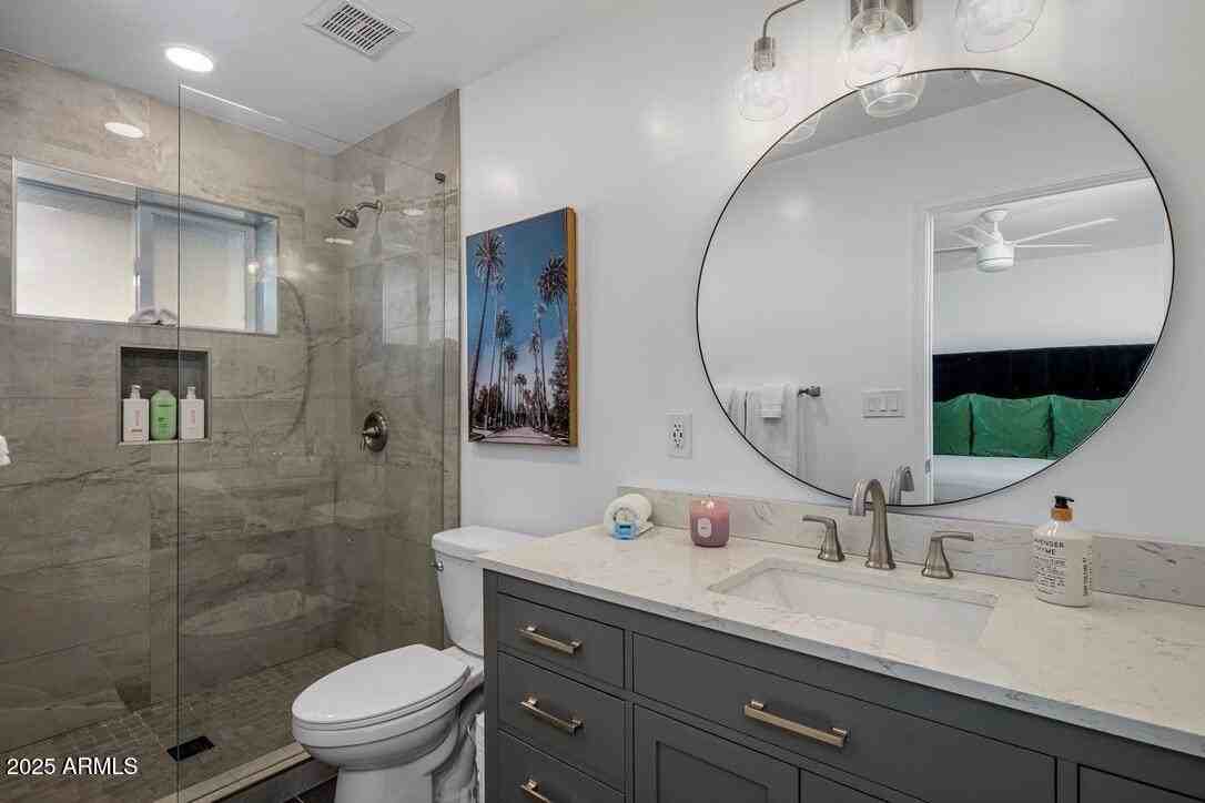 4526 East Paradise Lane - Photo 4 of 48